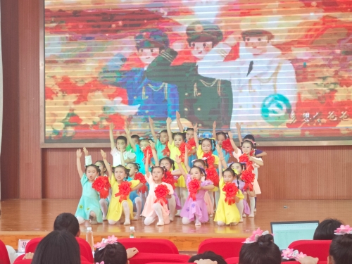 甸沙乡乡中心幼儿园在昆明市第三十六届学生艺术节（寻甸赛区）比赛乡中心幼儿园在昆明市第三十六届学生艺术节（寻甸赛区）比赛中表现出色